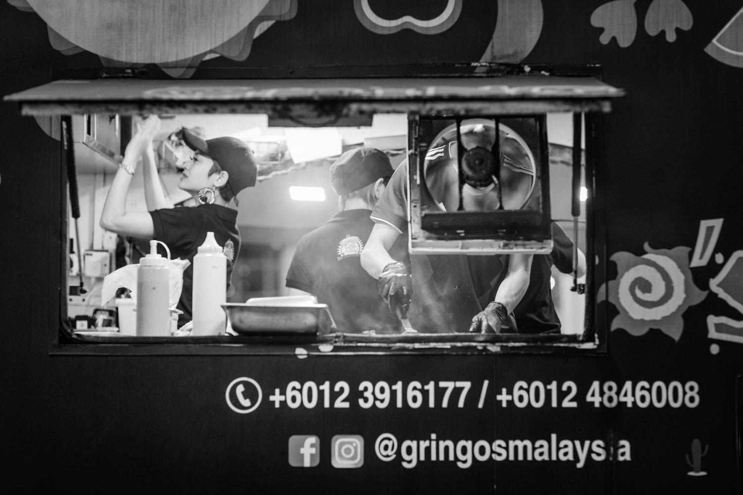 Street photography Gringos Malaysia food caravan in TTDI - KL - Malaysia