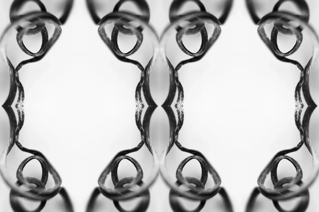 Twisted vine mirror effect.